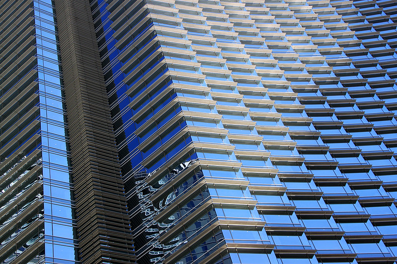 cosmopolitan side view