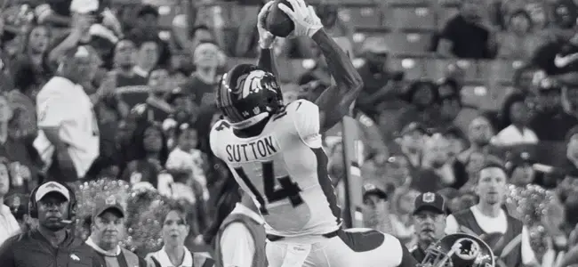 NFL-Player-named-Sutton-caching-the-ball-in-the-air-in-a-NFL-match
