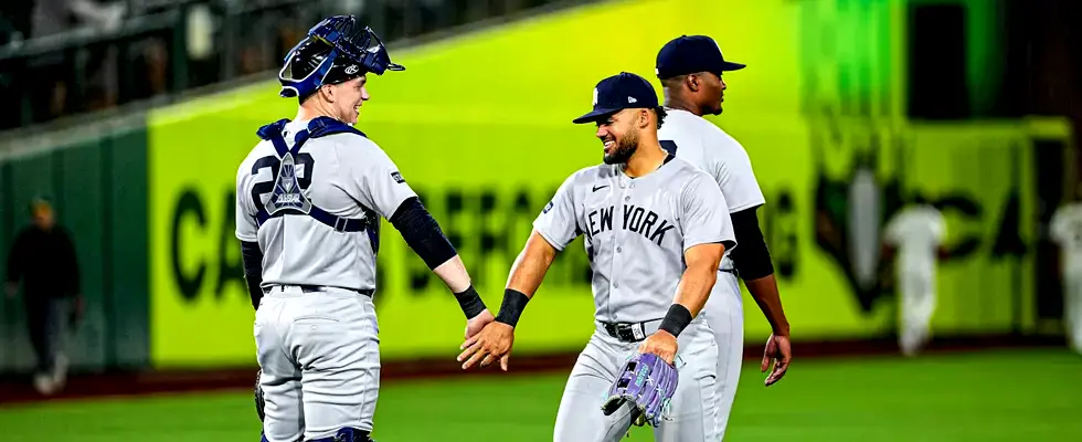 New-York-yankees-Playing-MLB-Series