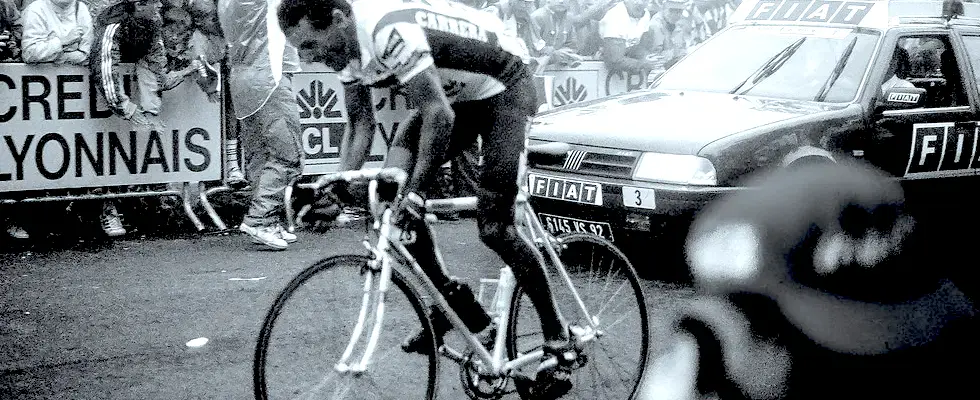 le-tour-de-france-history-image-in-black-and-white