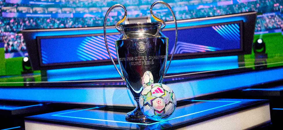 Offical-Champions-league-trophie-and-ball-image